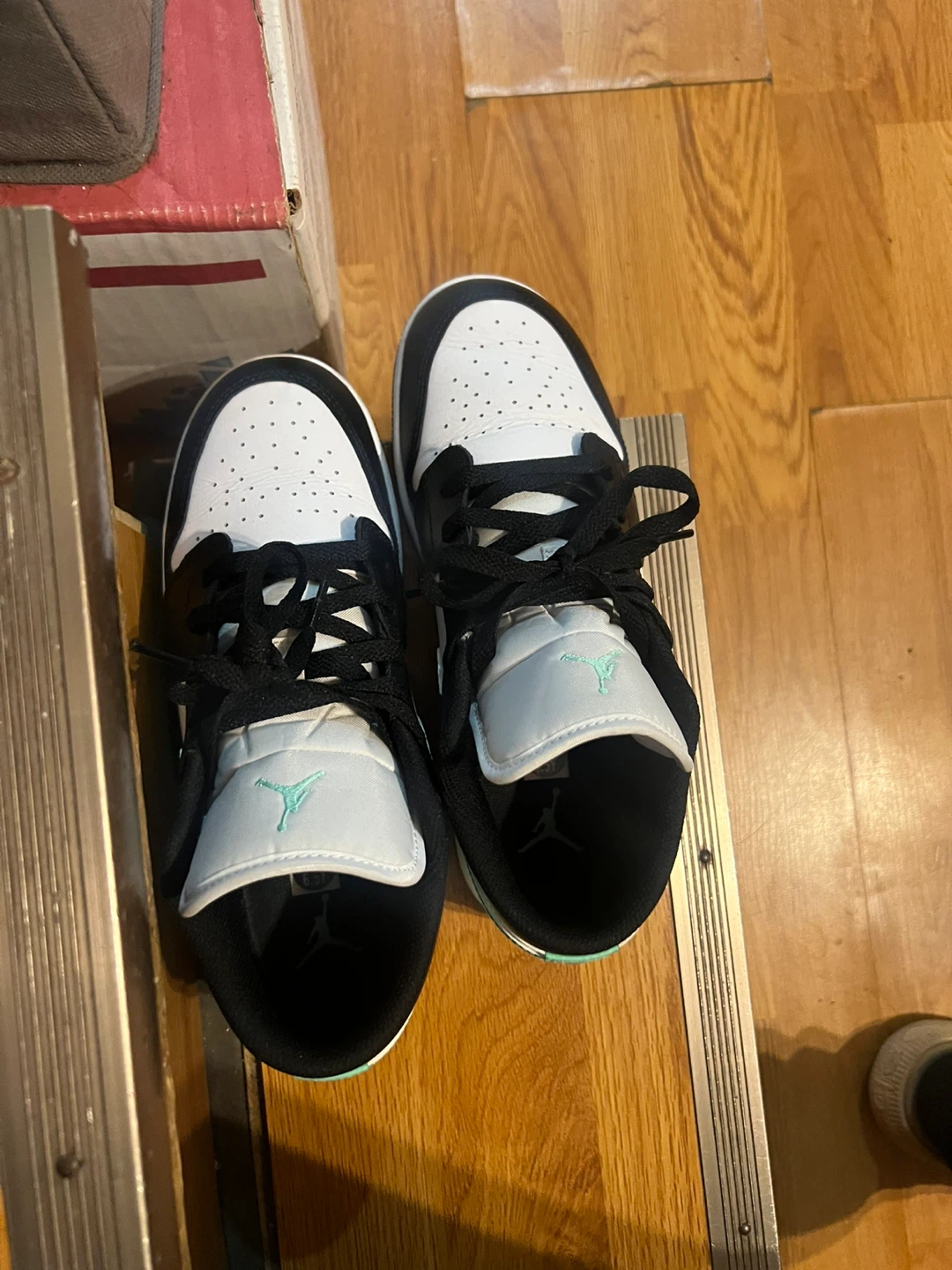 Air Jordan 1 Low SE Mint Green White Black ⚽