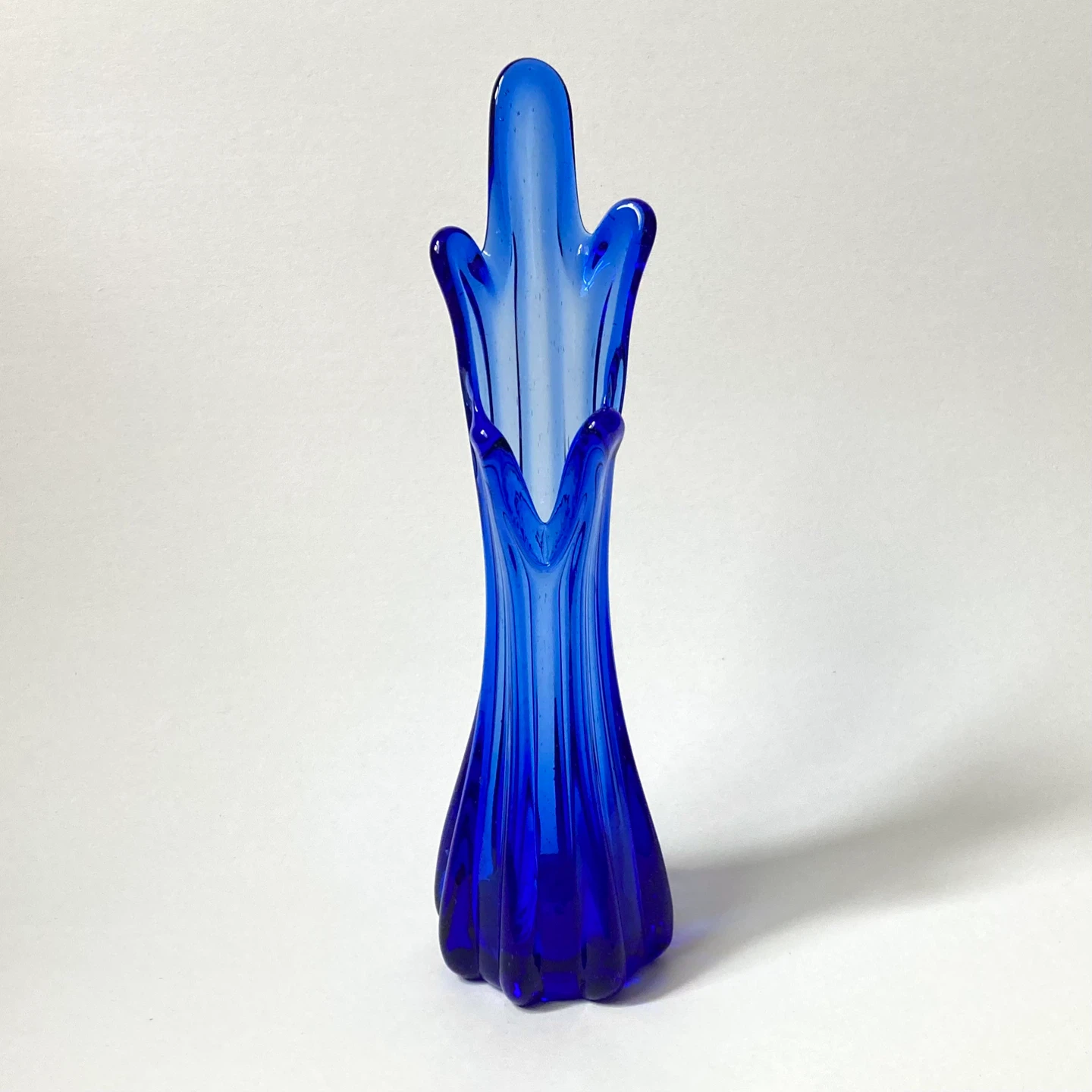 Vintage MCM Cobalt Swung Glass Vase ⚽ - photo 2