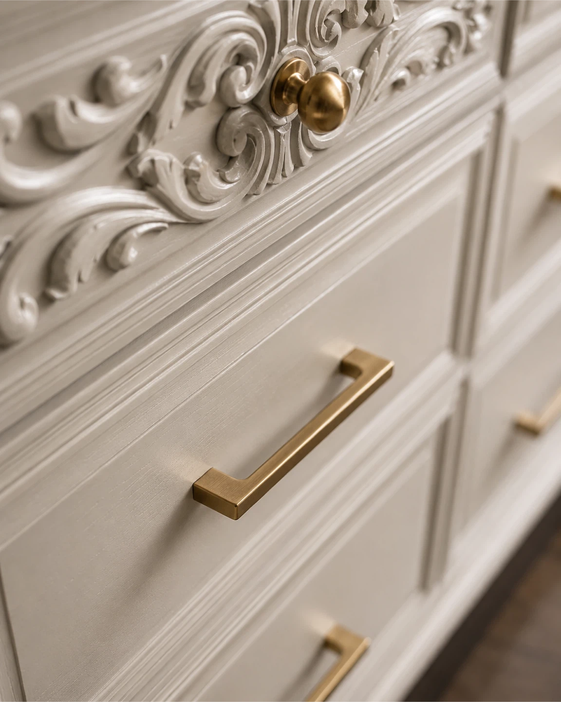 ✨Refinished Malcolm Dresser | Carved Details & Oak Top✨ - photo 5