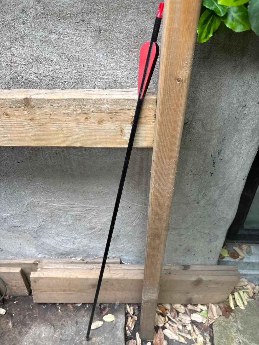 ⚽️Black Archery Arrow with Red Fletching