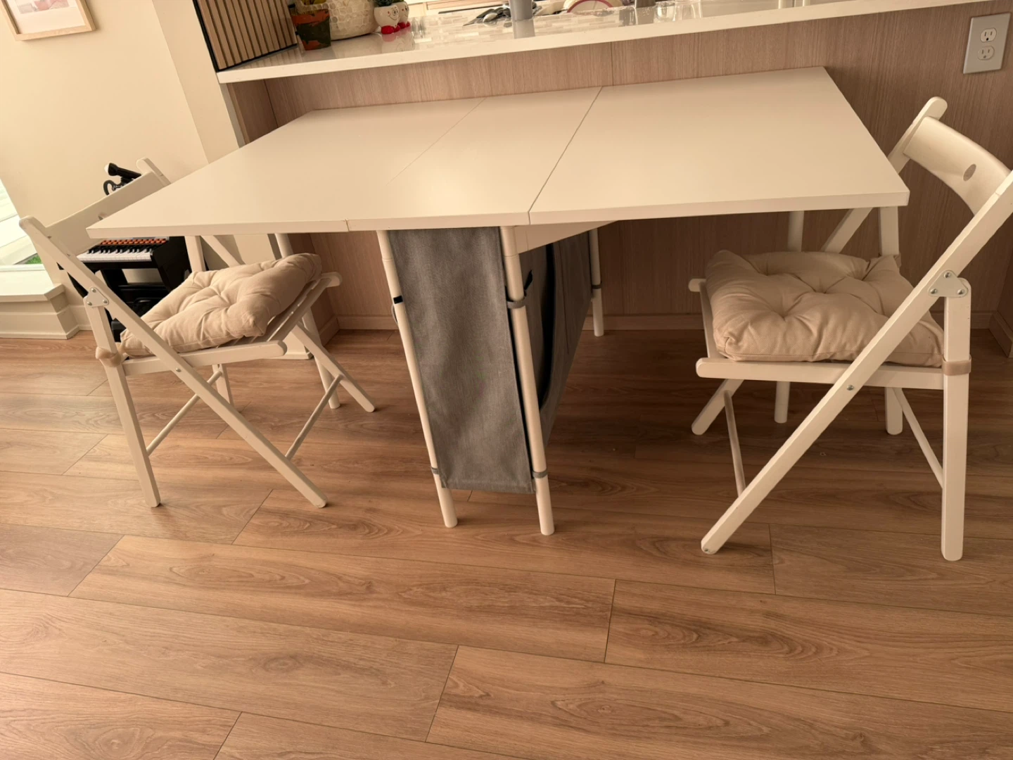 KEA Foldable / Extendable Dining Table + 3 Chairs - photo 4
