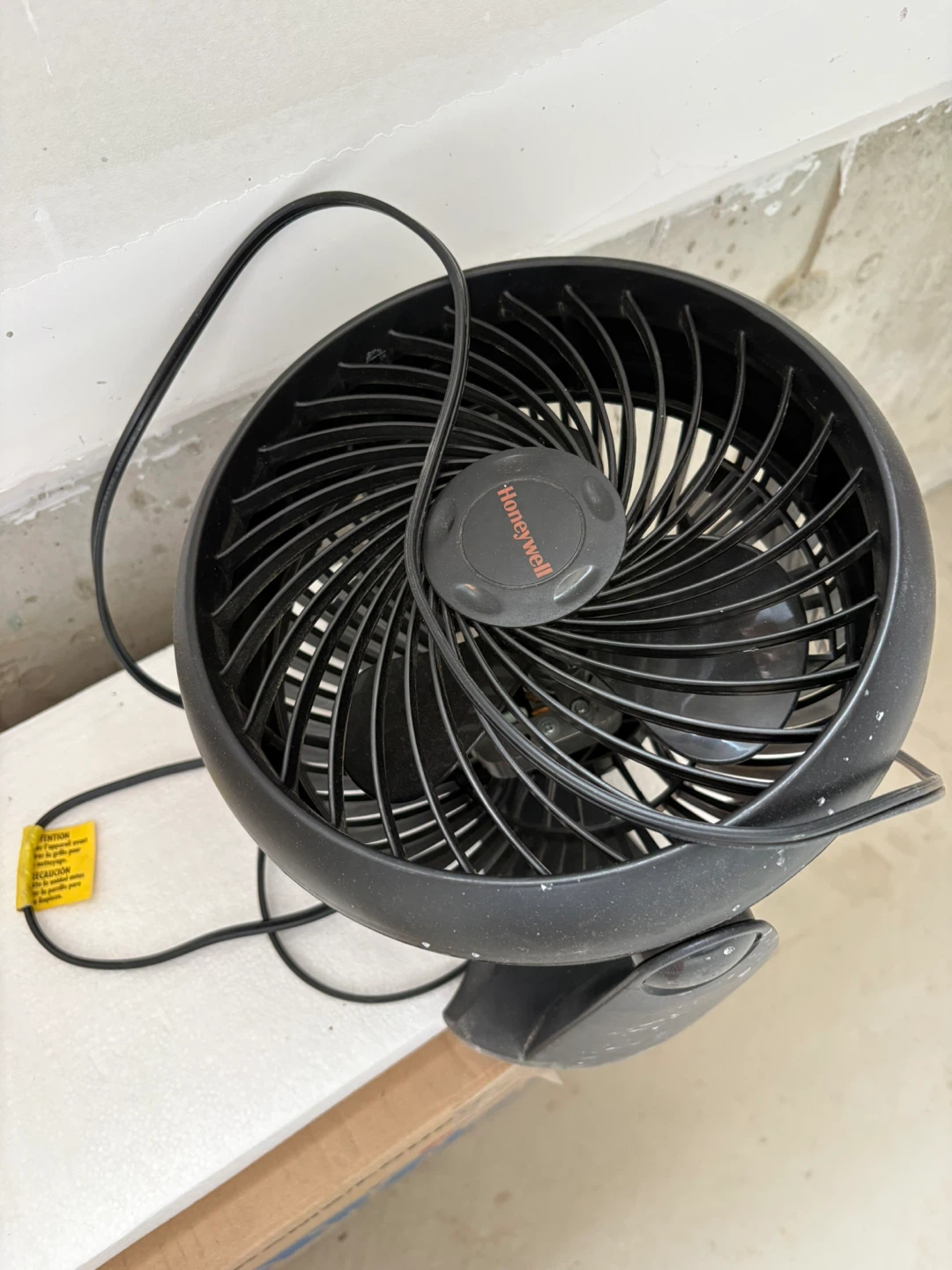 Honeywell Table Fan - photo 2
