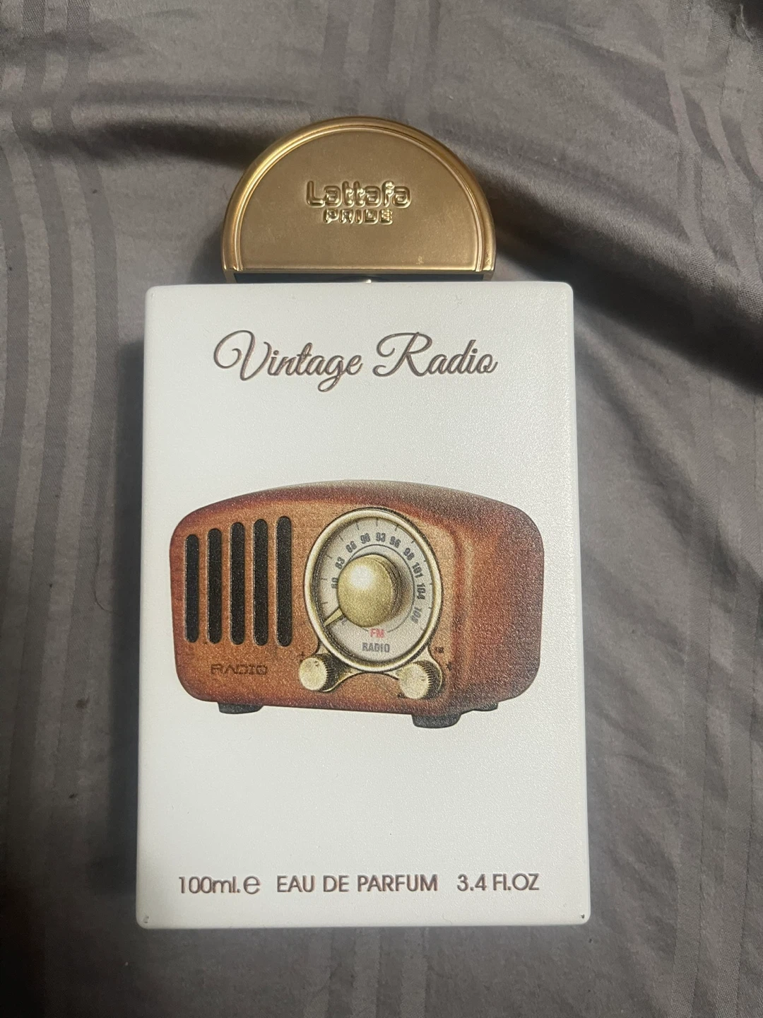 Lattafa Vintage Radio Eau de Parfum