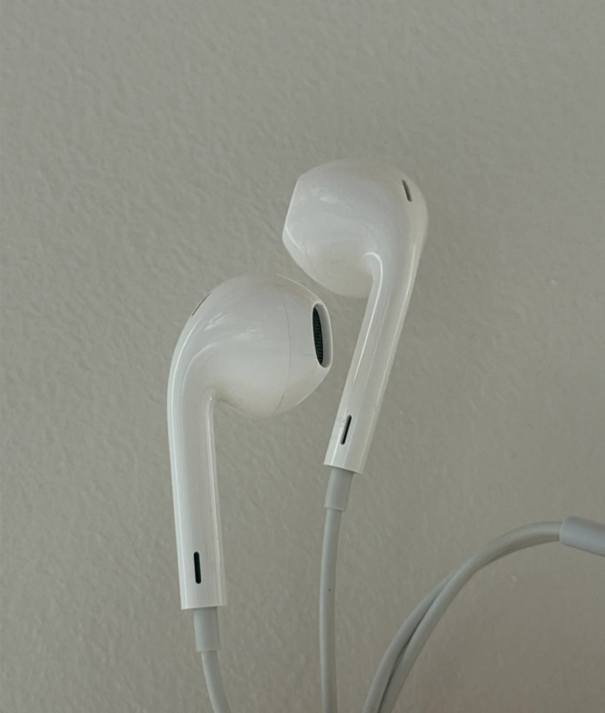 Apple EarPods (Lightning Connector) - photo 2