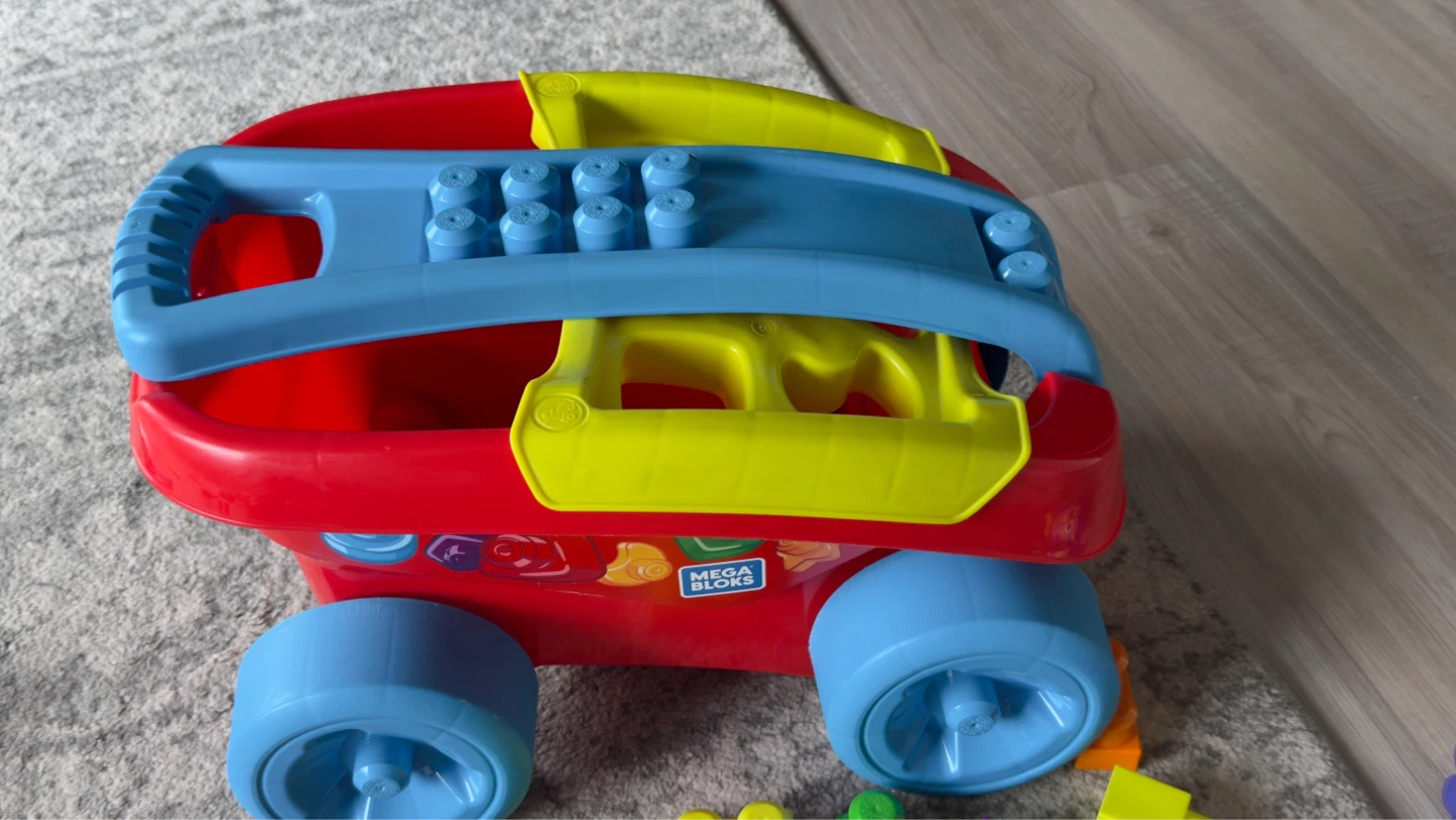 Mega Bloks Wagon with Blocks