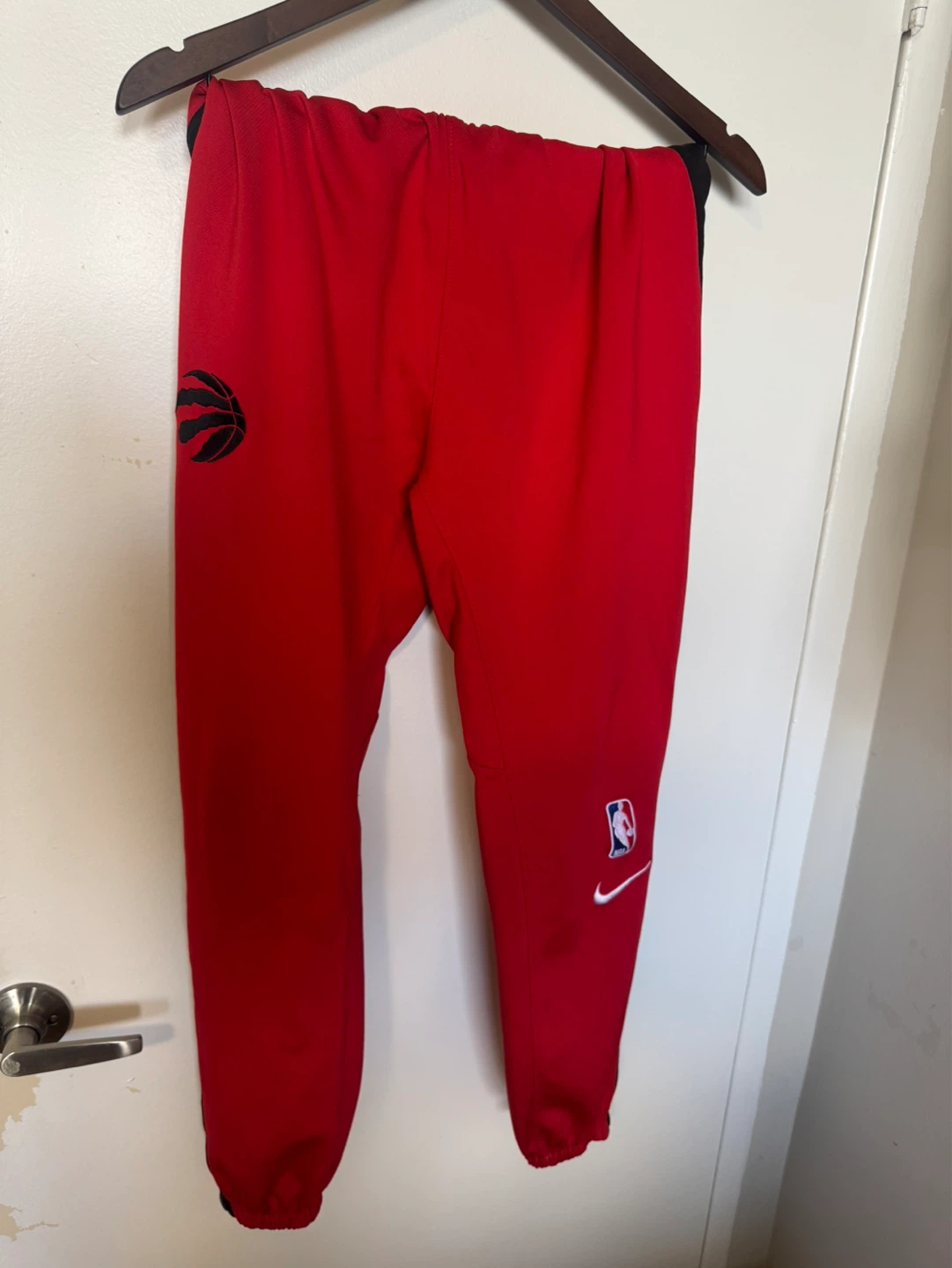 Fred Vanvleet #23 Raptors game worn warm-up pants w/ COA.
