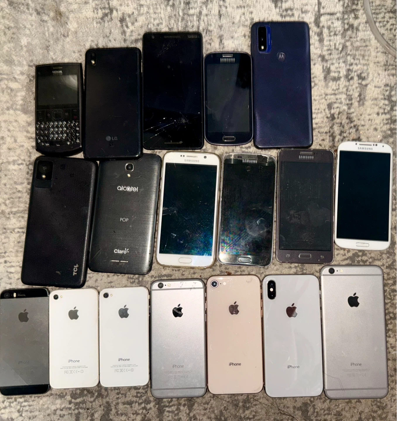 19 Assorted Parts phones