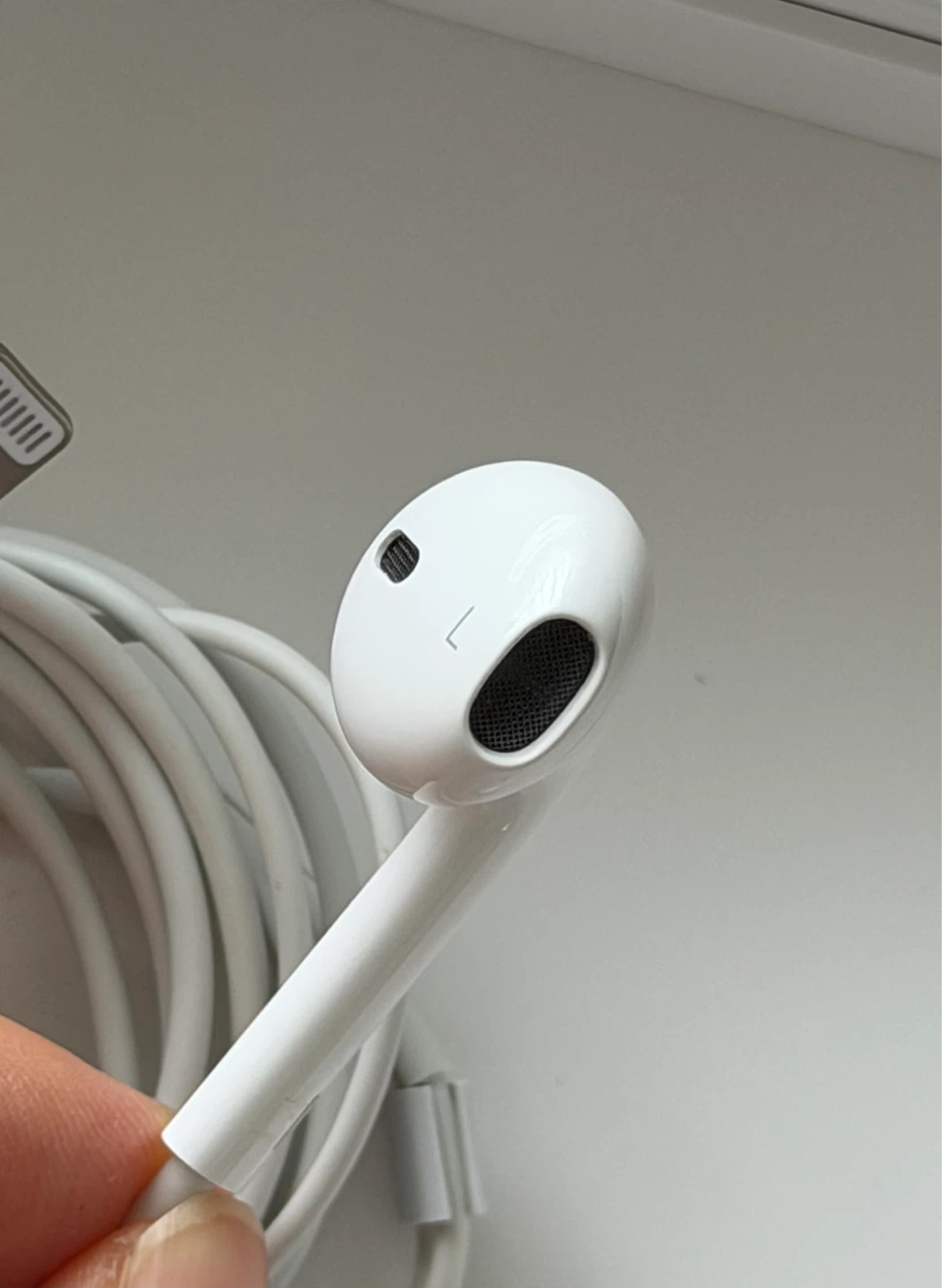 Apple EarPods (Lightning Connector) - photo 3