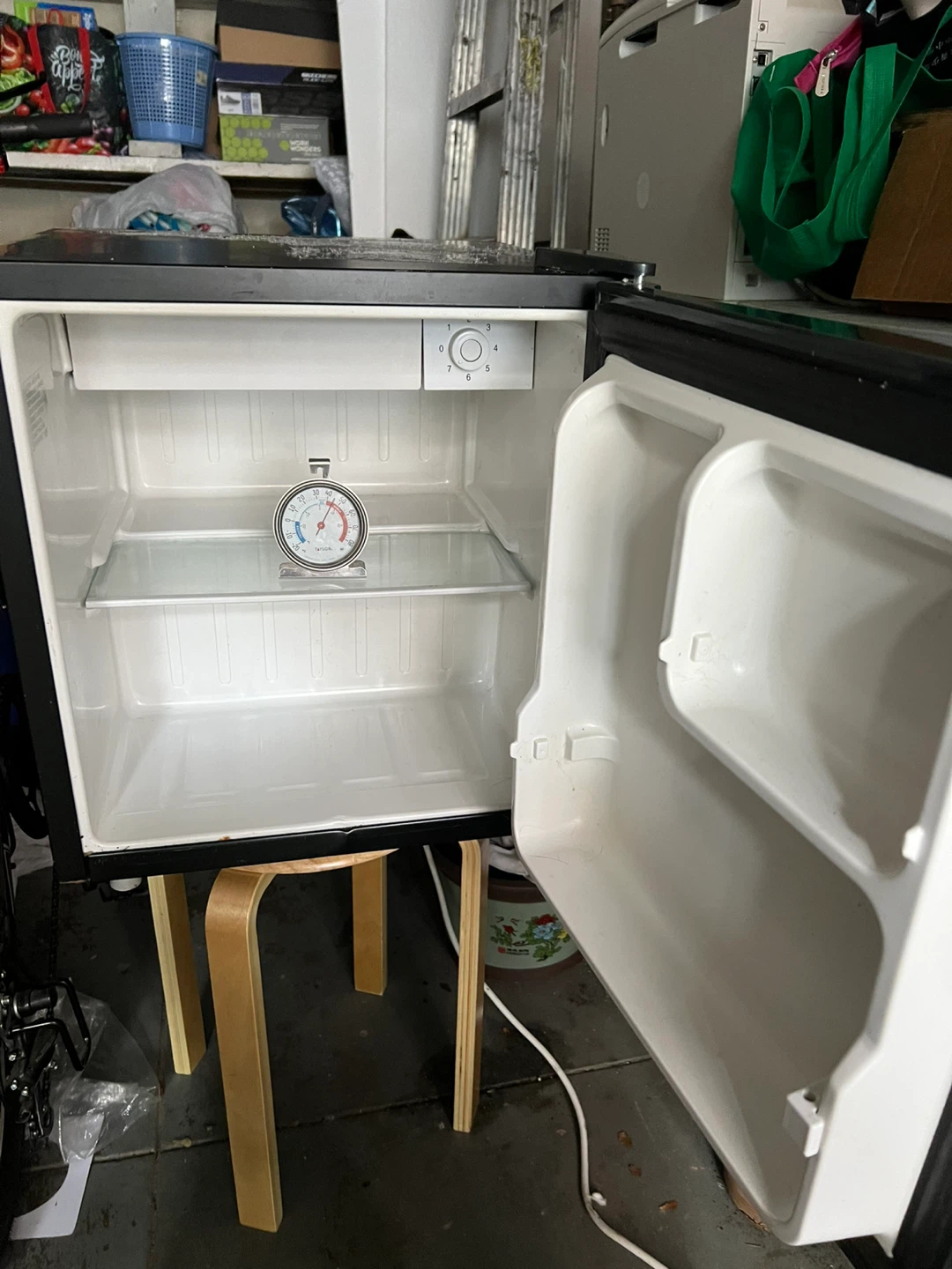 Black+Decker 1.7 Cu Ft Mini Fridge - photo 4