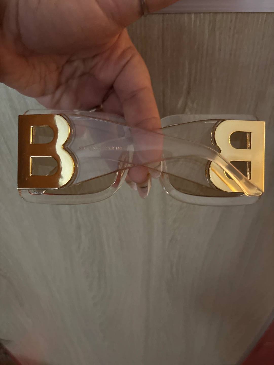 ⚽️ Chic Clear frame sunglasses with gold 'B' logo - photo 2