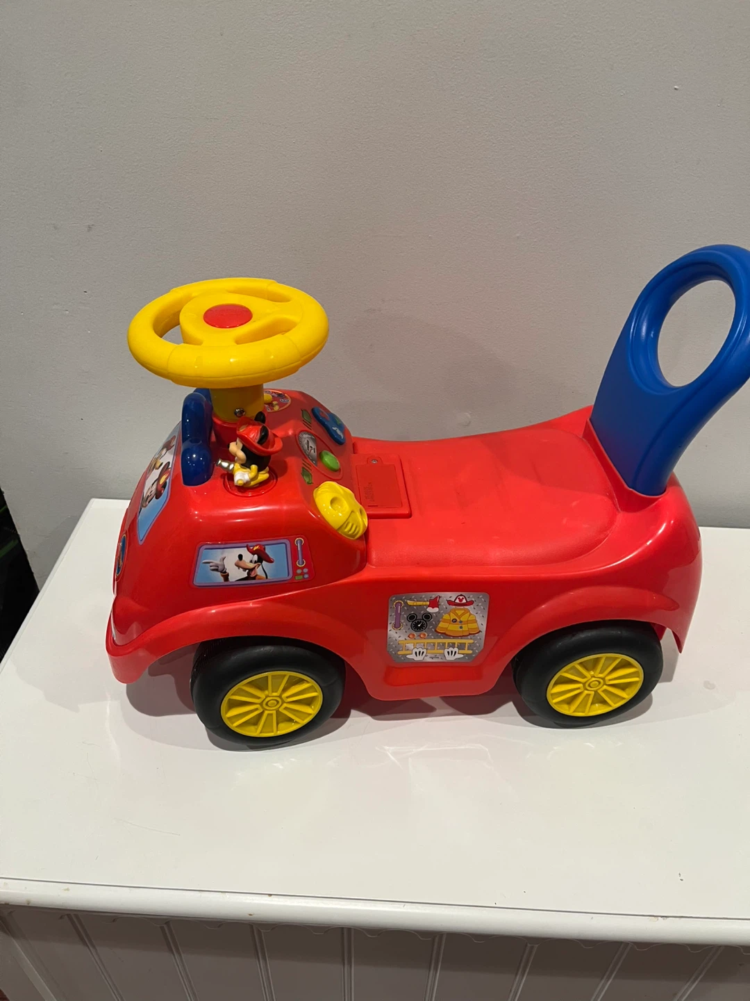 ⚽️Disney Mickey Mouse Fire Truck Ride-On Toy