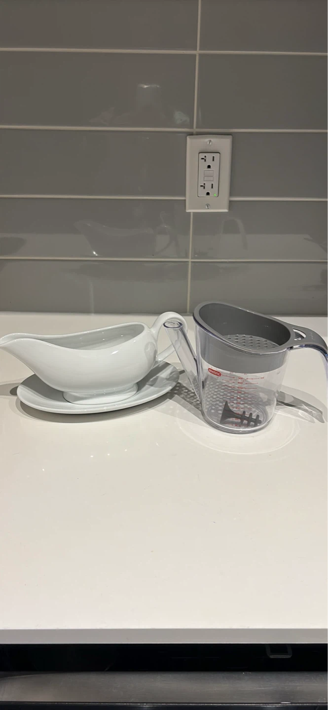 Gravy Boat and Measuring Cup Set