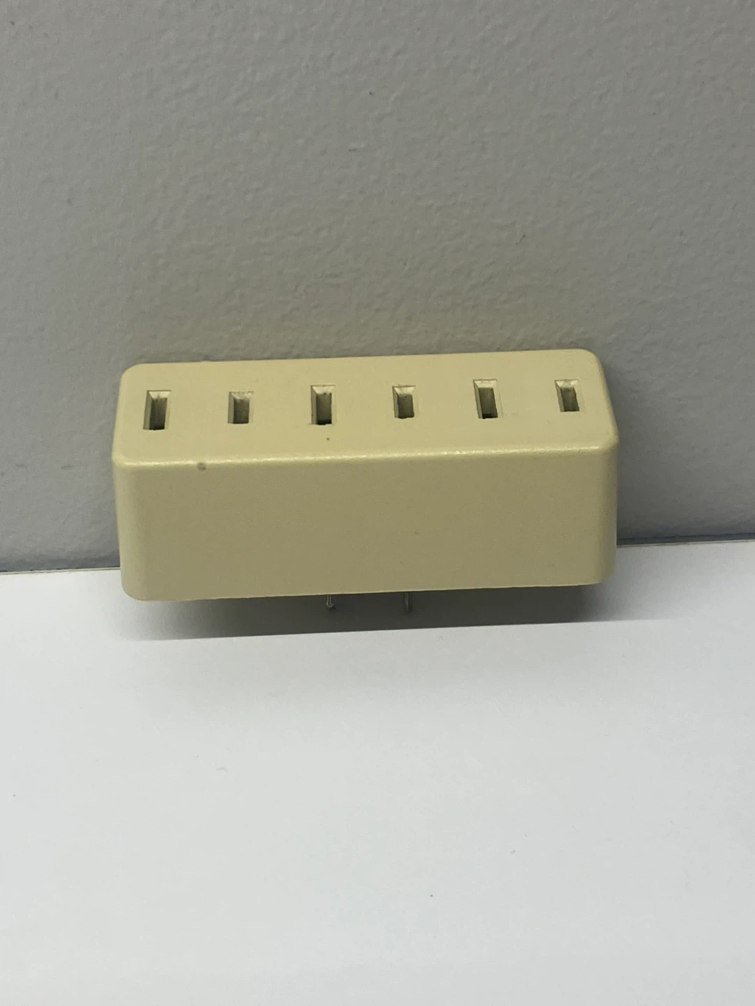 Vintage Leviton Triple Outlet AC Adapter - Works Great - photo 4