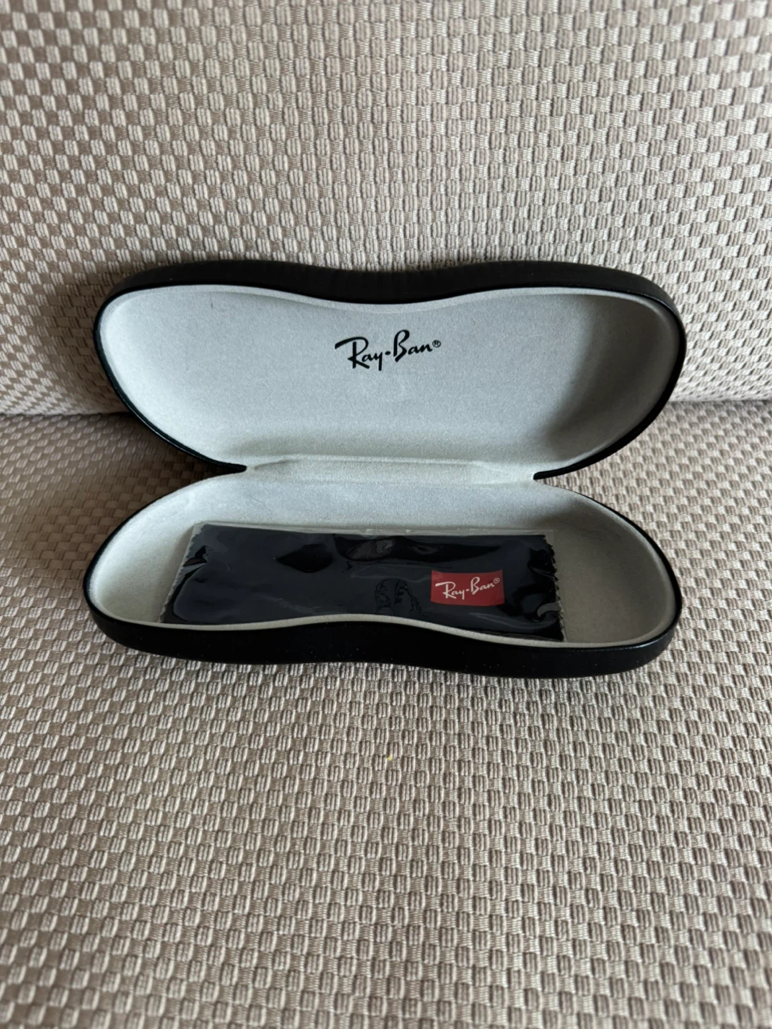 Ray Ban sunglasses case with wipes cloth