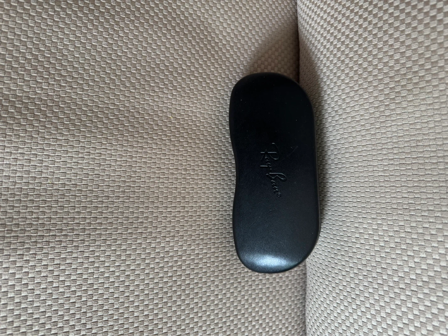 Ray Ban sunglasses case with wipes cloth - photo 3