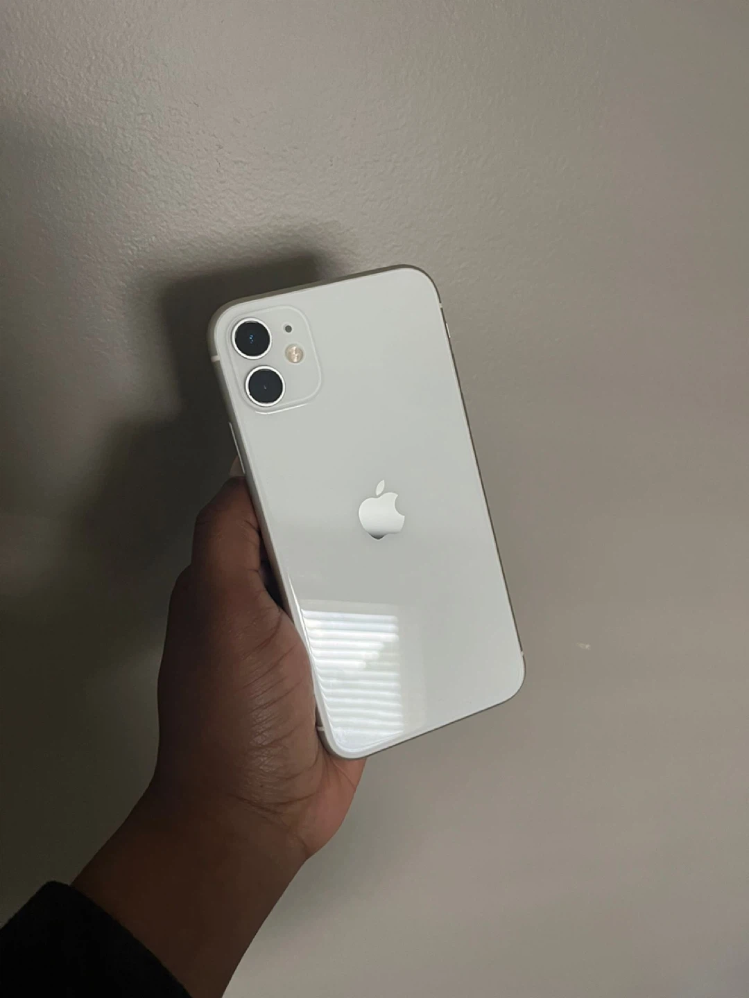 iPhone 11 - White - photo 3
