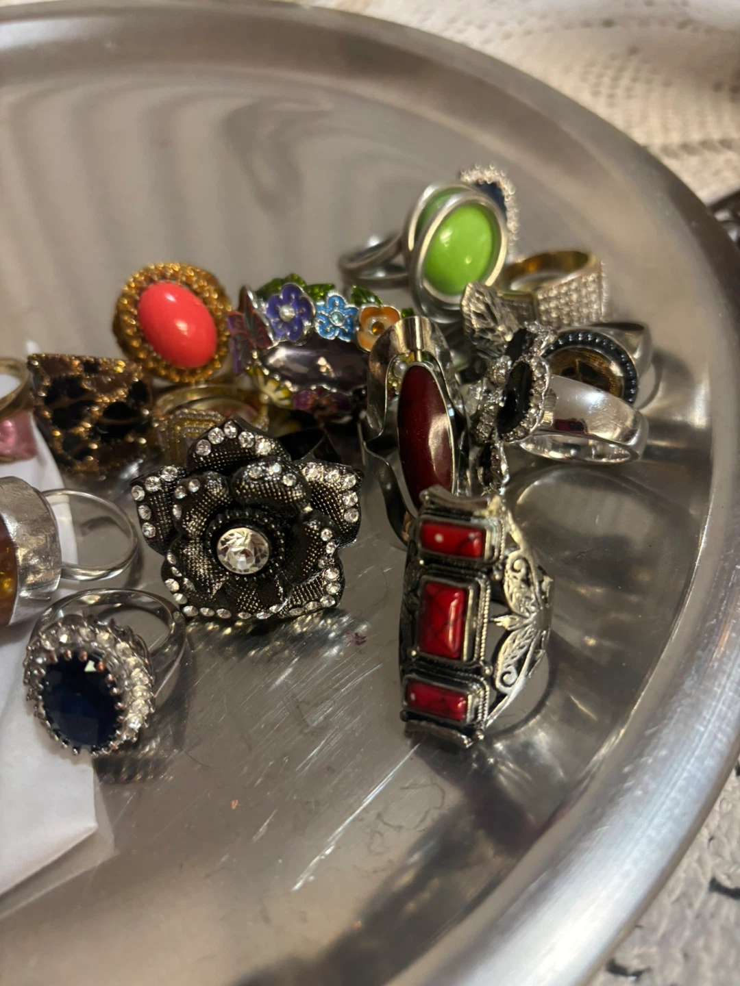 Assorted Women's Costume Jewellery Bundle - photo 3