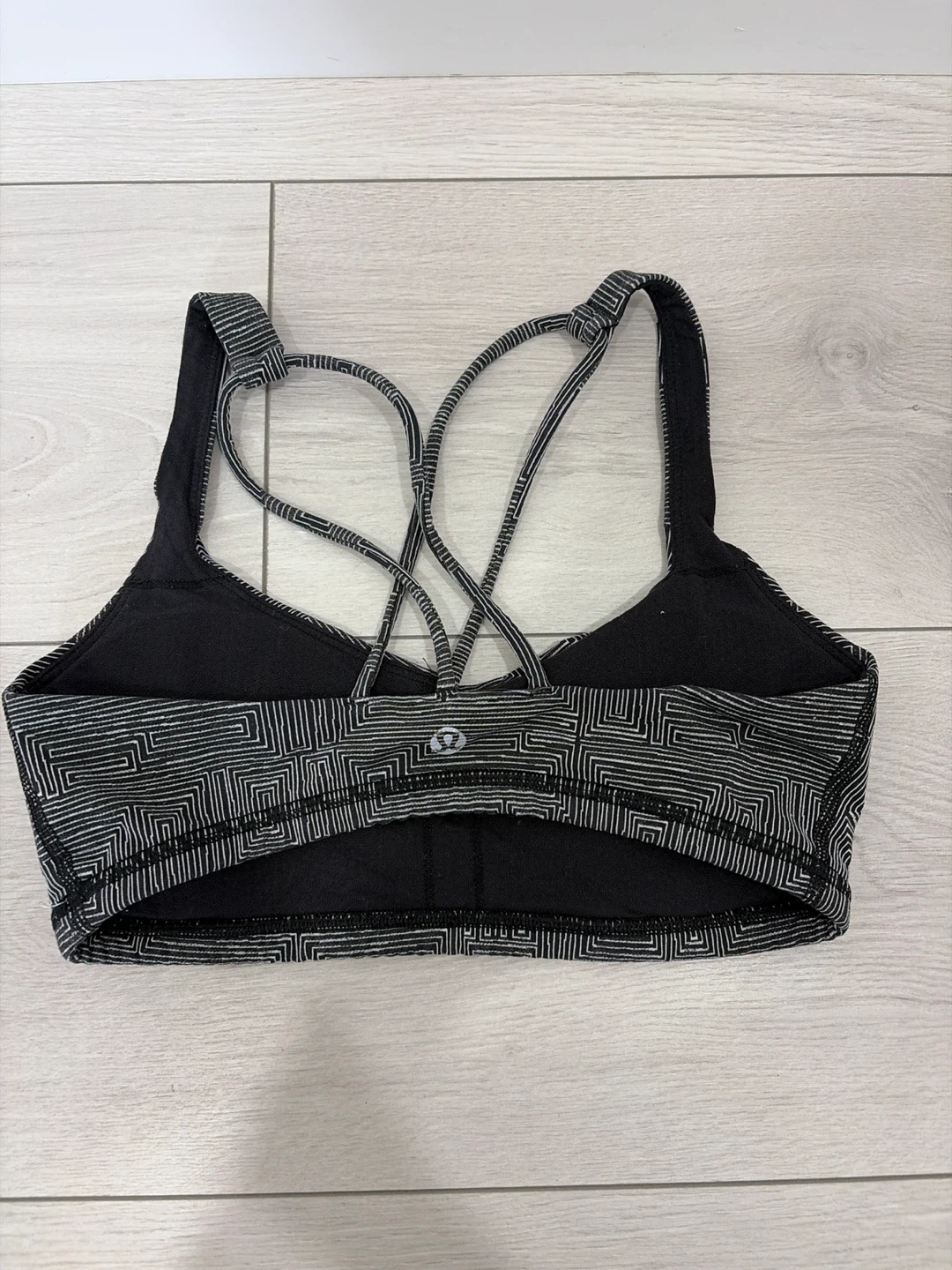 Lululemon Sports Bra- Size 4 - photo 2