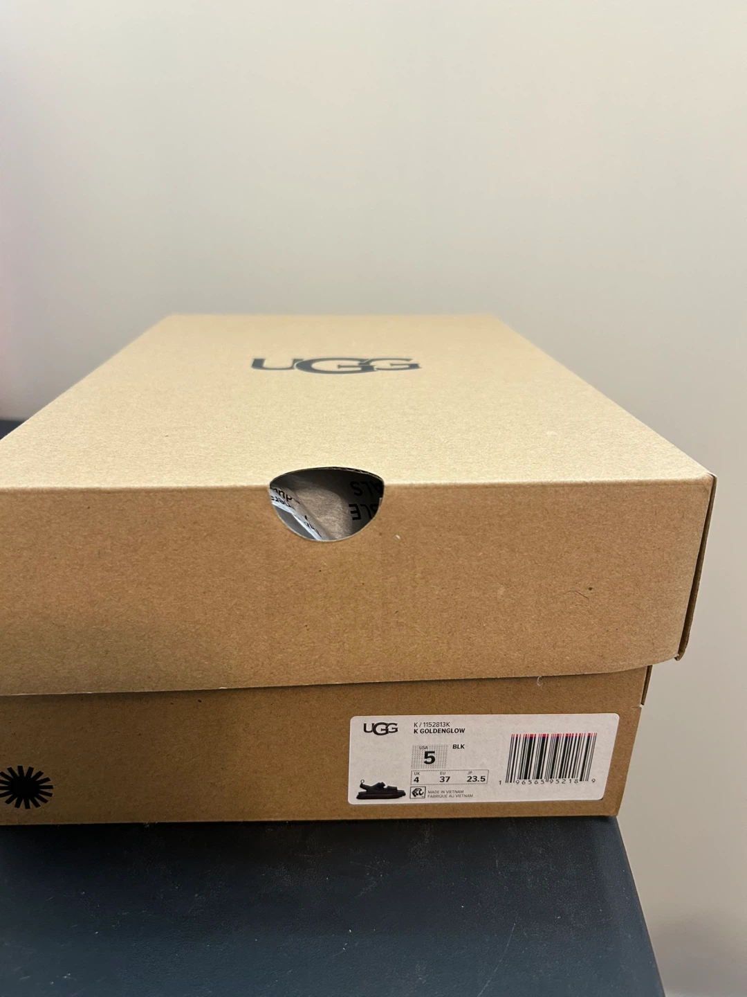New) UGG GoldenGlow Sandals Black Size kids5(W6.5-7) - photo 5
