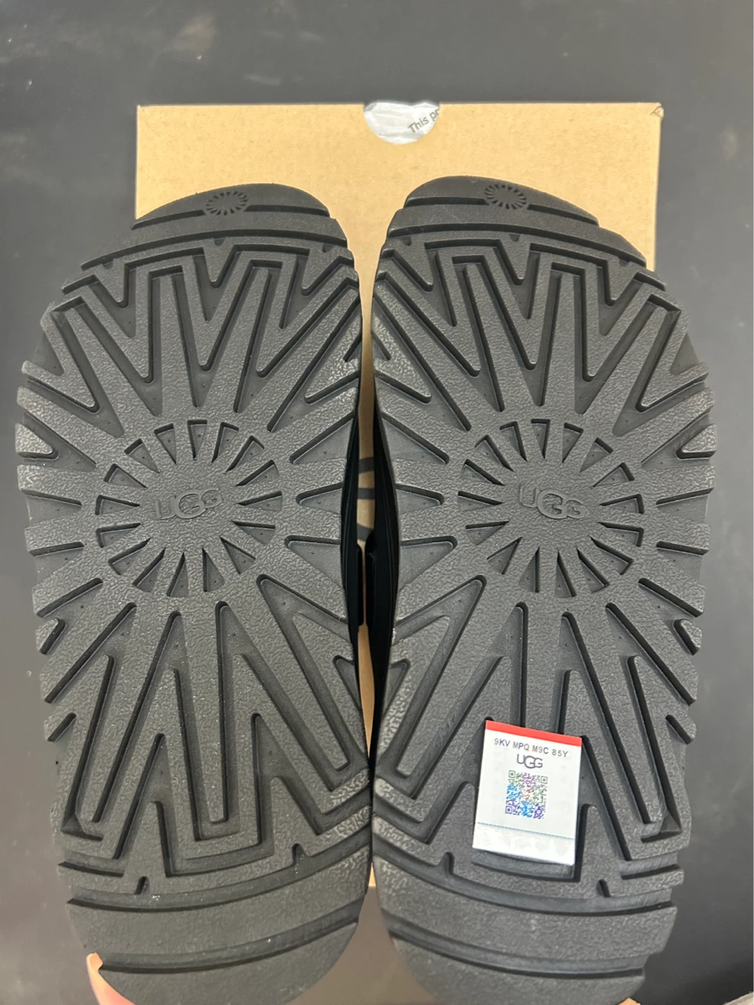 New) UGG GoldenGlow Sandals Black Size kids5(W6.5-7) - photo 3
