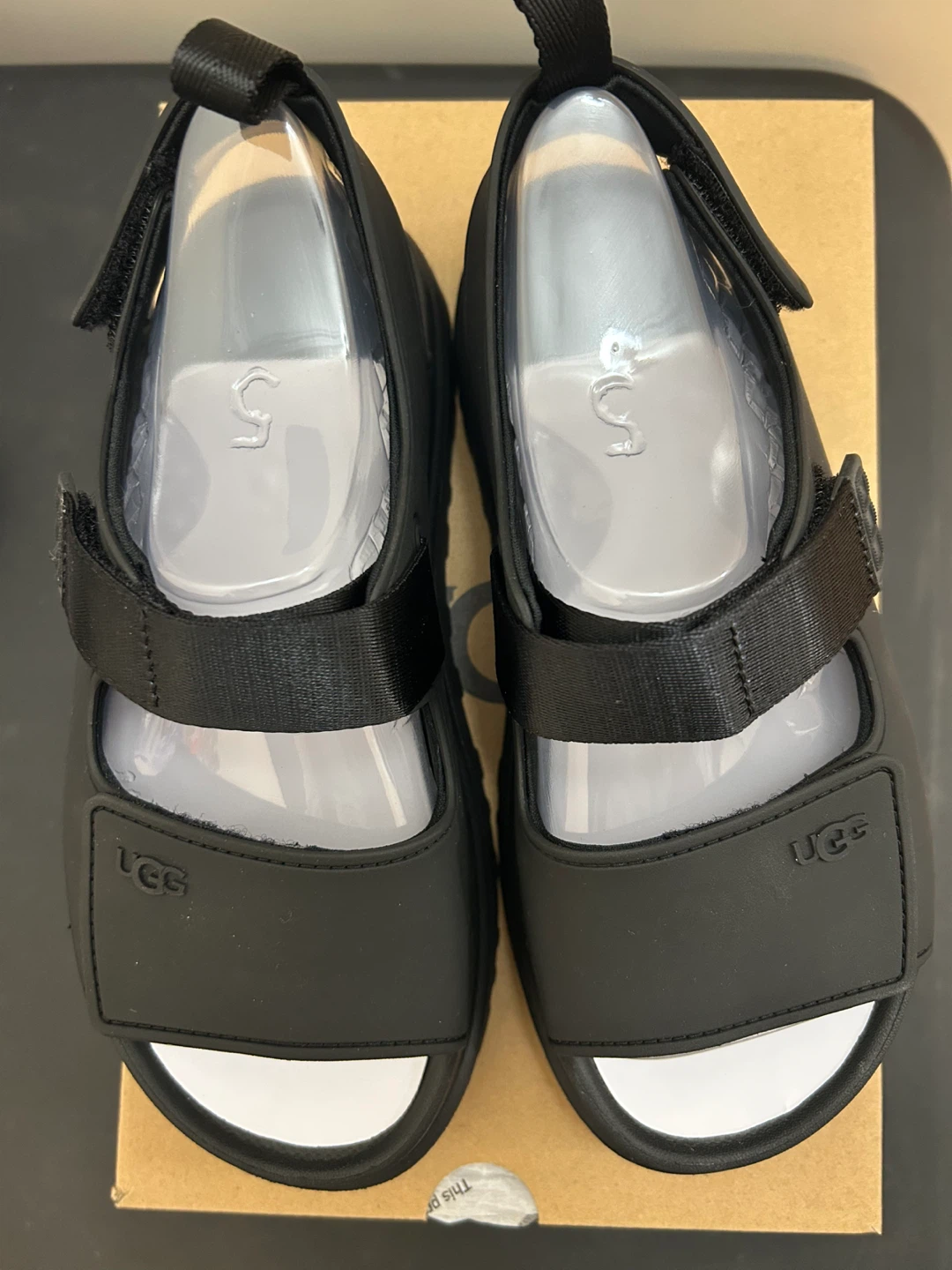 New) UGG GoldenGlow Sandals Black Size kids5(W6.5-7)