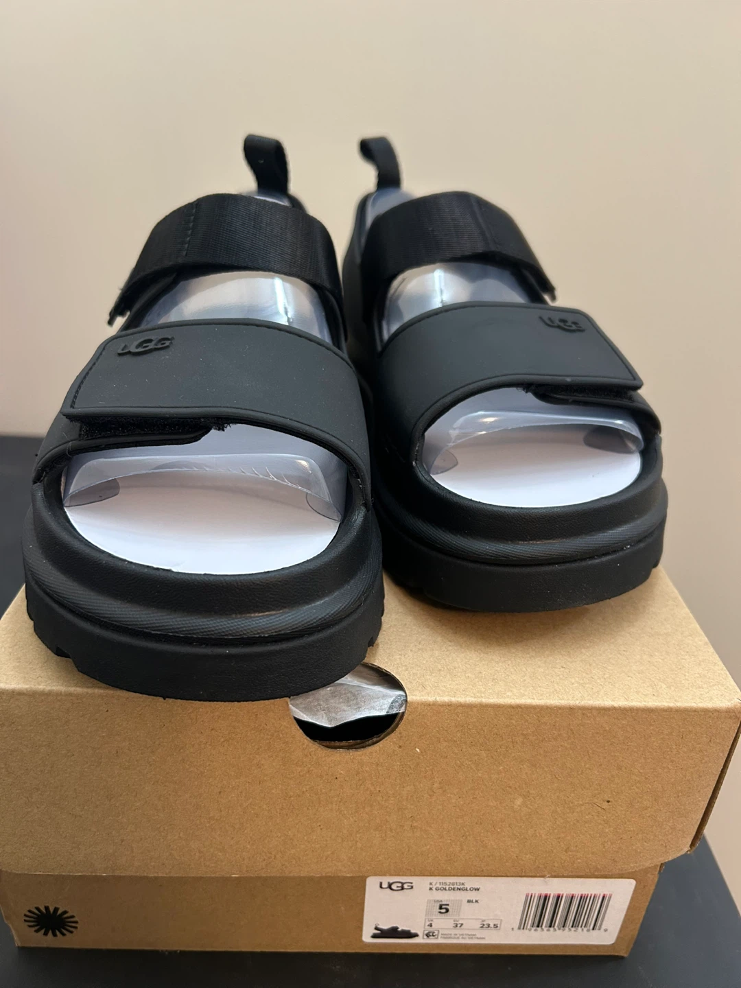 New) UGG GoldenGlow Sandals Black Size kids5(W6.5-7) - photo 2