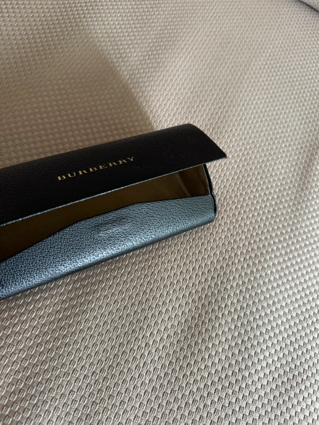 Burberry case genuine original men’s or women’s - photo 5
