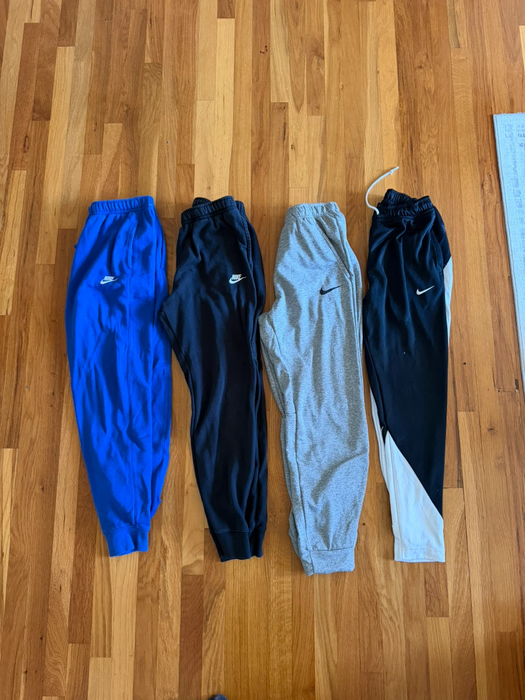 Nike Jogger Sweatpants - 4 Pairs - photo 3