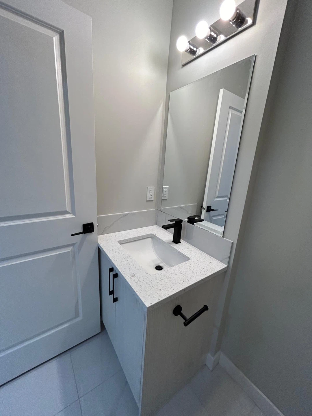 For RENT - Basement Suite - photo 4