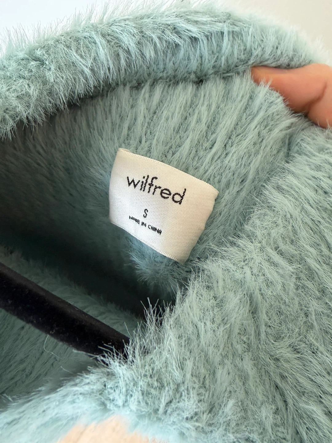 ARITZIA Wilfred Fuzzy Oversized Turtleneck Sweater - photo 3