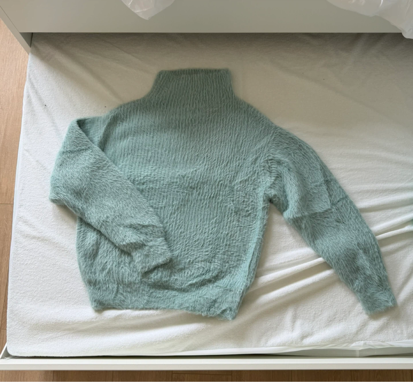 ARITZIA Wilfred Fuzzy Oversized Turtleneck Sweater - photo 2