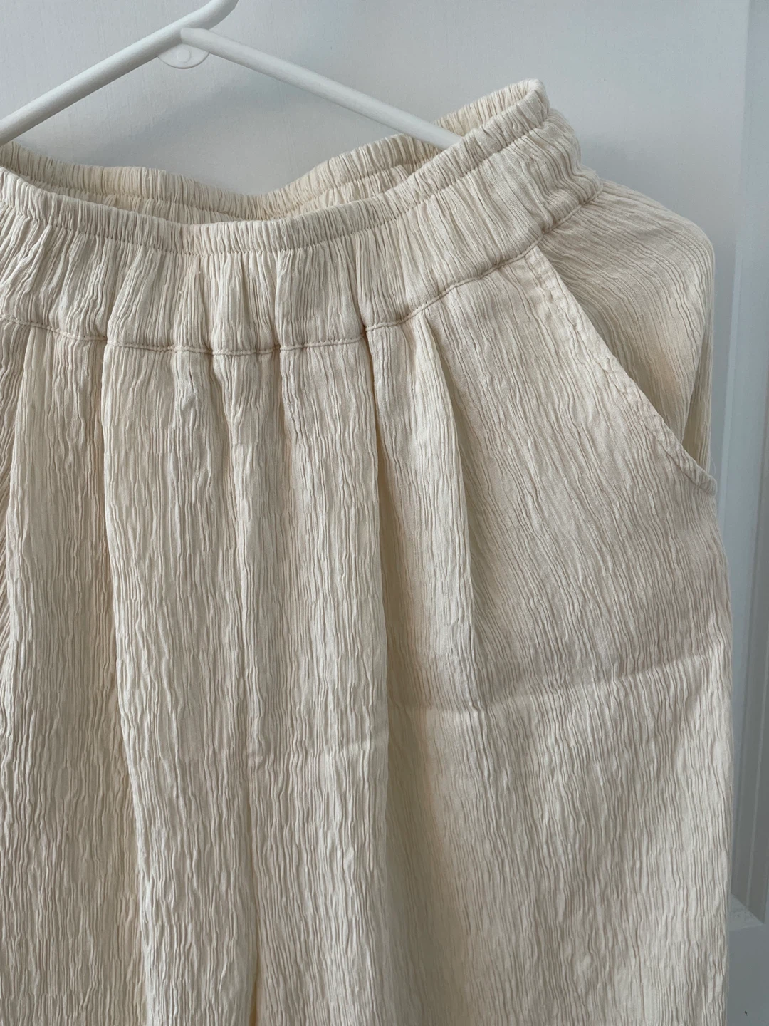 Isai Cream Crinkle Wide-Leg Pants - photo 2