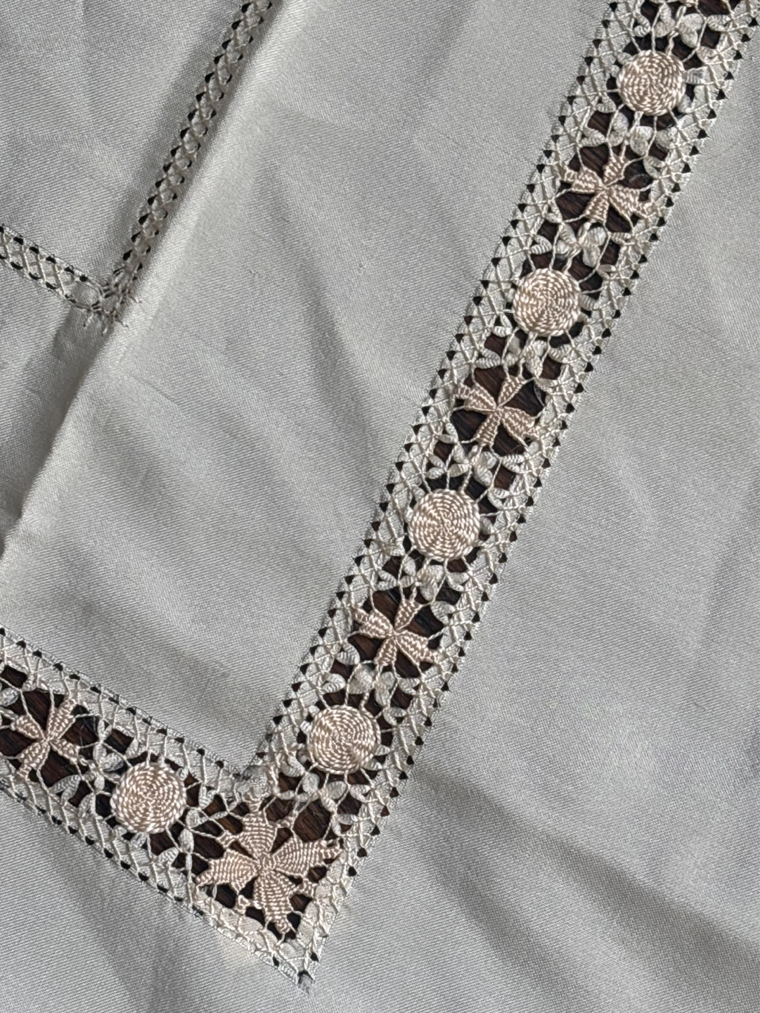 Vintage Embroidered Tablecloth - photo 3
