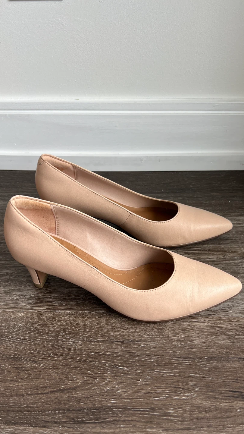 Clarks Collection Women's Light Pink Leather Heels - Size 7.5 - photo 2