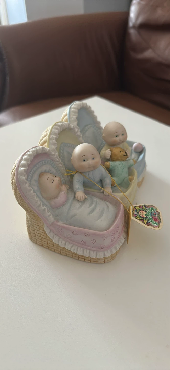 Precious Moments Triplets Figurine - photo 2