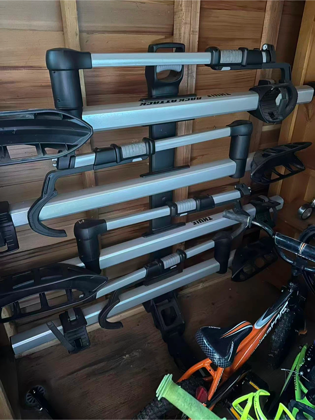 Thule T2 4-Bike Platform Hitch Rack (Fits 2" Receiver) - photo 3
