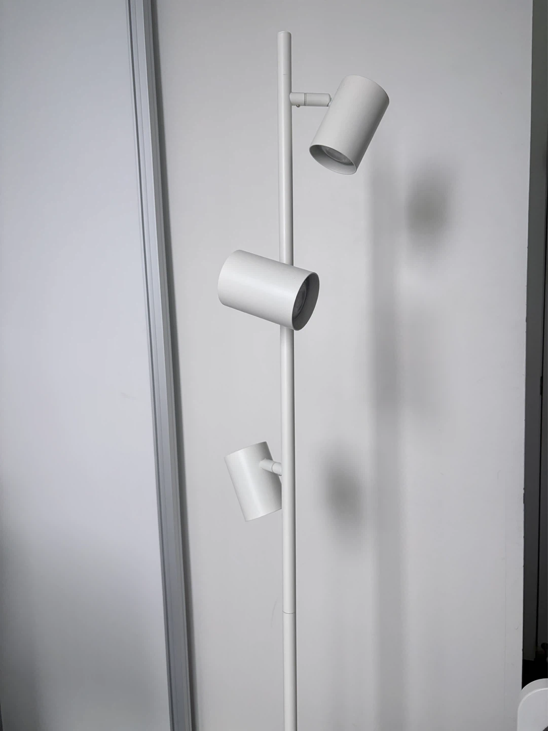 White Floor Lamp with 3 Spotlights - photo 2