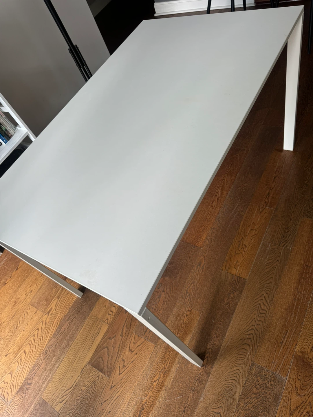 Modern White Dining Table – Seats 4–6 - photo 3
