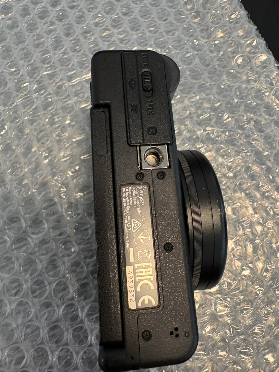 Sony ZV-1 Vlogging Camera - photo 2