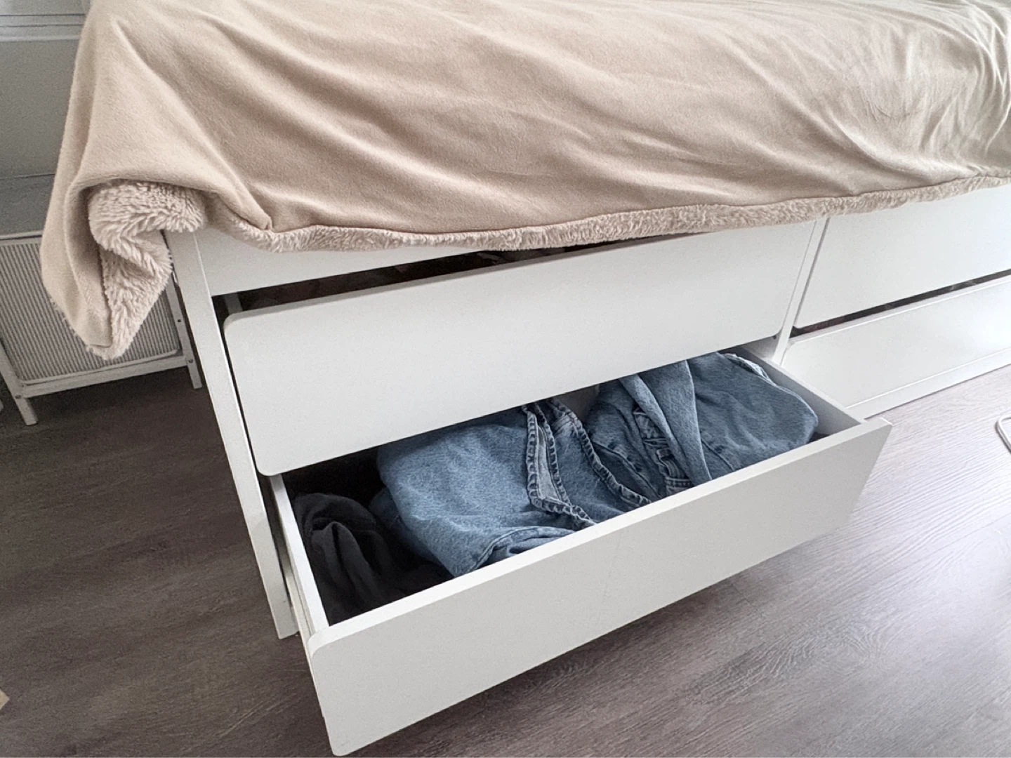 White single bed with storage - photo 2