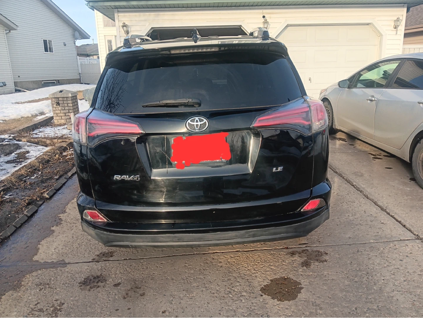 2016 Toyota RAV4 LE - photo 2