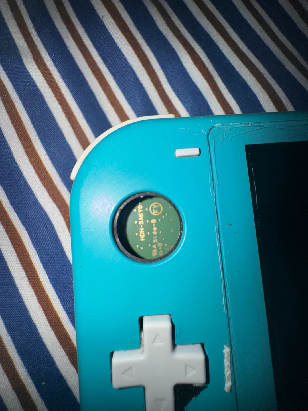 Nintendo Switch Lite (broken ) - photo 2
