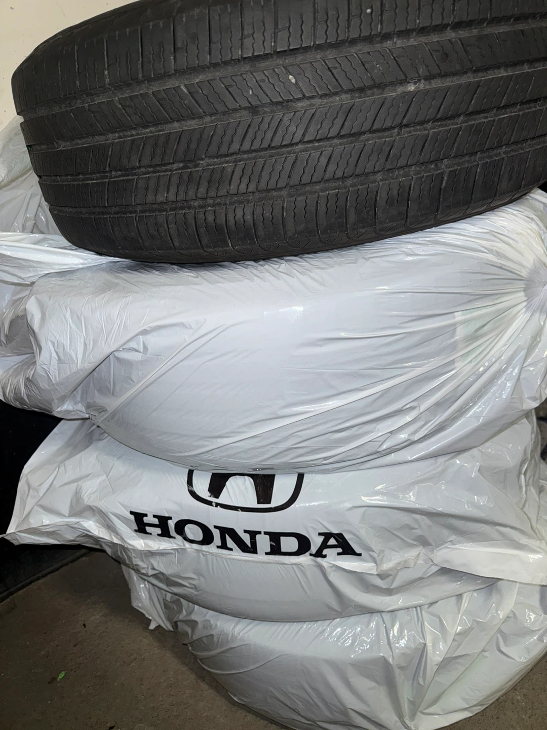 HONDA CRV O.E.M RIMS AND ALL SEASON TIRES 225/65 R17 - photo 2