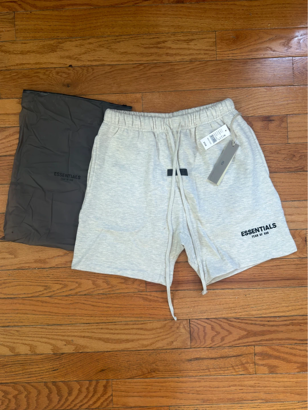 Fear of God Essentials Sweat Shorts - Light Heather Oatmeal