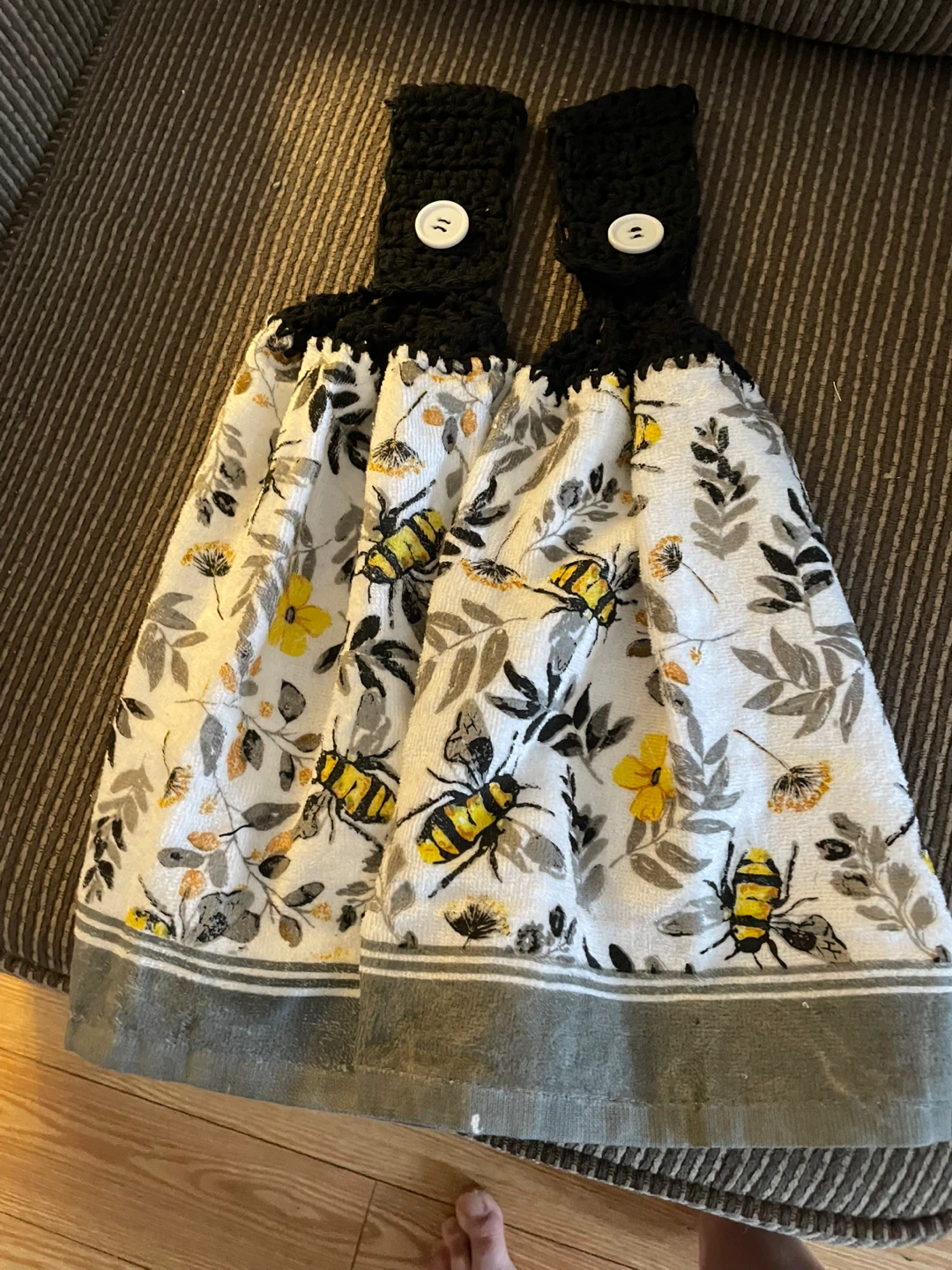 Hanging Kitchen Towels with Bee Print - Set of 2