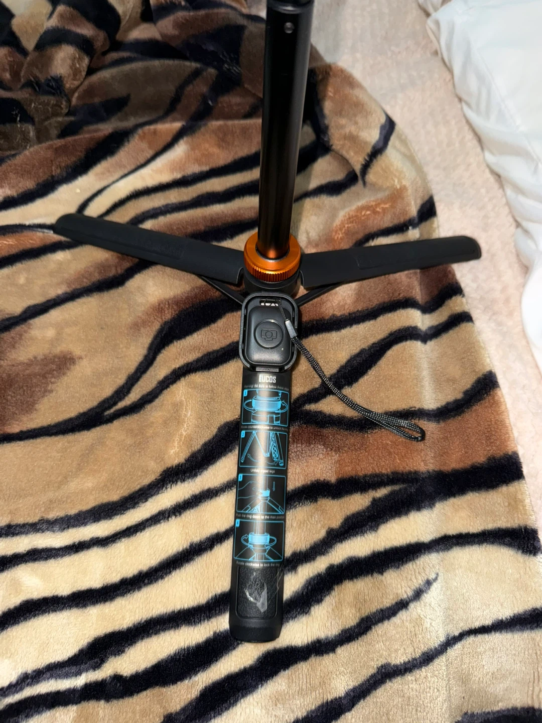 Ubeesize Selfie Stick Tripod - photo 2