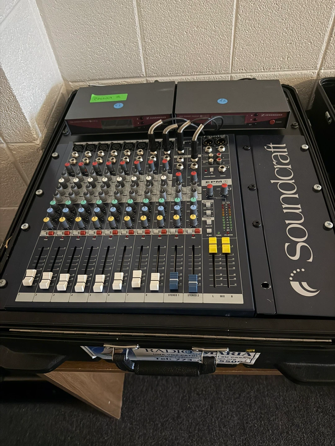 Soundcraft EPM 8 Mixing Console