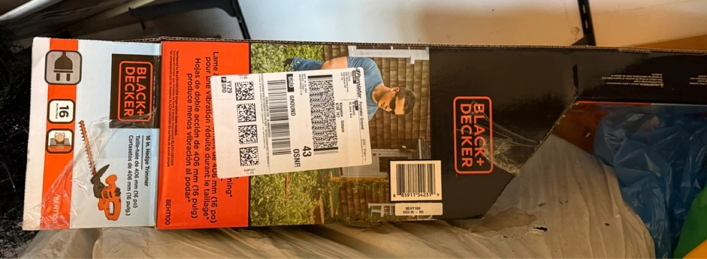 Black + Decker Hedge Trimmer 16-inch - photo 3