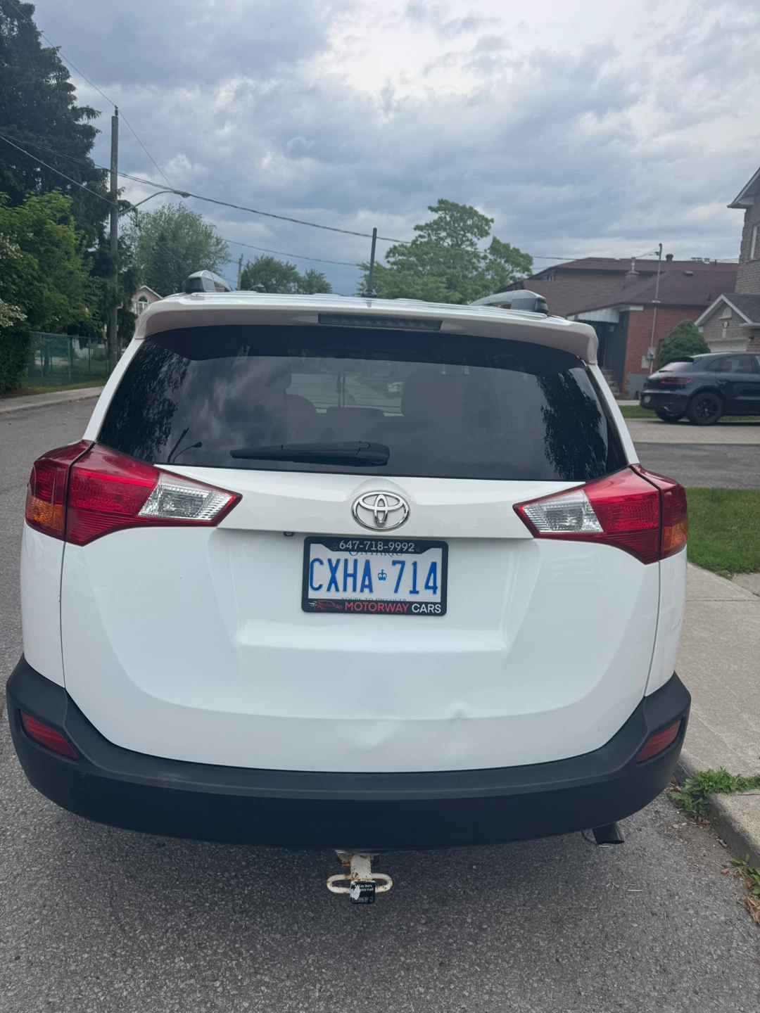 White Toyota RAV4 - photo 2