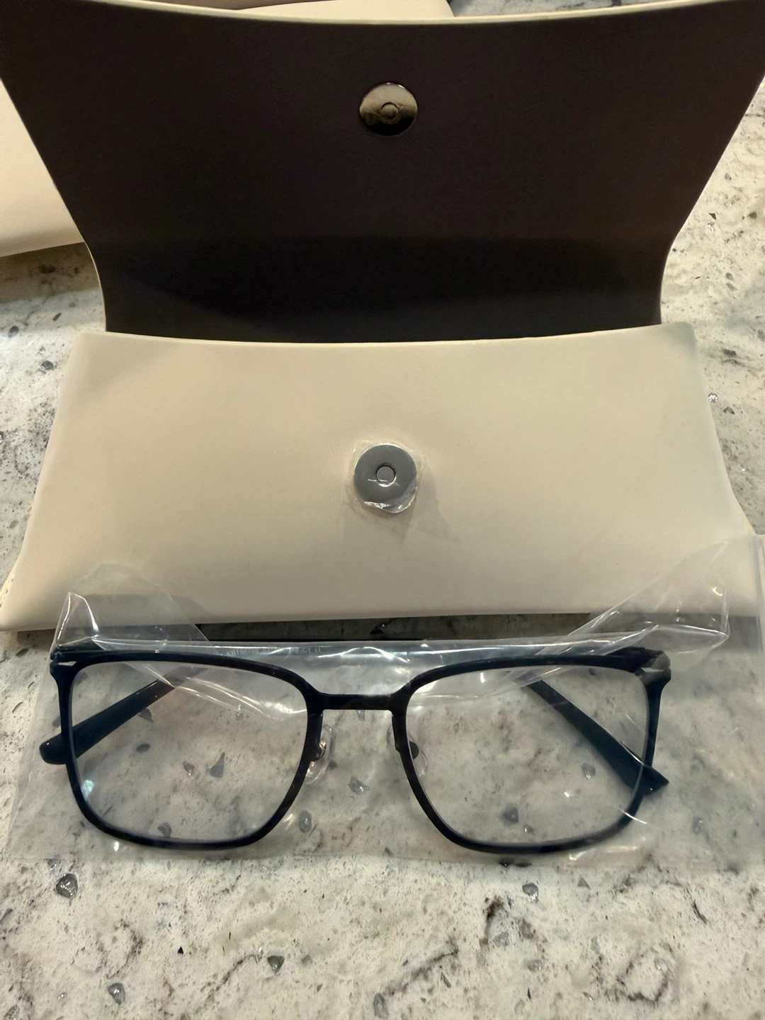Eydio Black Eyeglasses with Case - photo 3